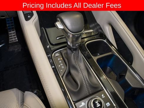 Used 2022 Kia Telluride SX w/ Towing Package AWD/4WD image 19
