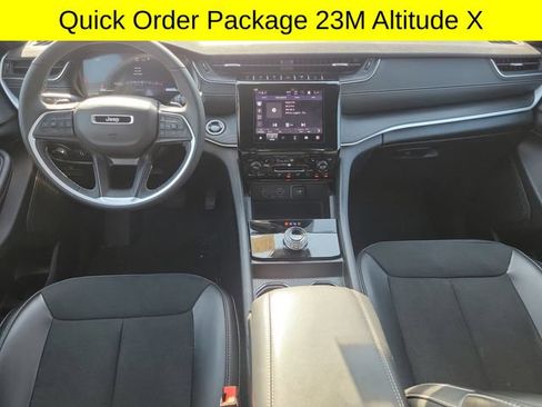 Used 2024 Jeep Grand Cherokee Altitude AWD/4WD image 8