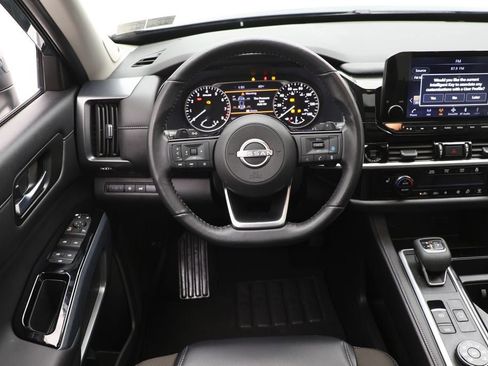 Used 2025 Nissan Pathfinder SL w/ SL Premium Package image 15