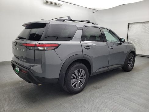 Used 2023 Nissan Pathfinder SV AWD/4WD image 9