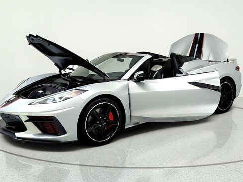 Used 2020 Chevrolet Corvette Stingray Premium Conv w/ 3LT Preferred Equipment Group RWD image 9
