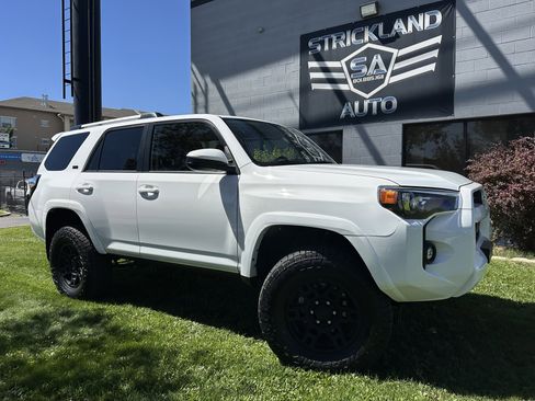 Used 2024 Toyota 4Runner SR5 image 1