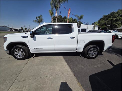 Used 2025 GMC Sierra 1500 SLT RWD image 8
