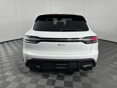 Certified 2025 Porsche Macan image 10