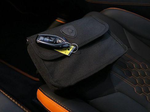 Used 2024 Lamborghini Urus S AWD/4WD image 35
