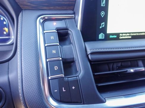 Used 2024 Chevrolet Suburban Premier AWD/4WD image 18