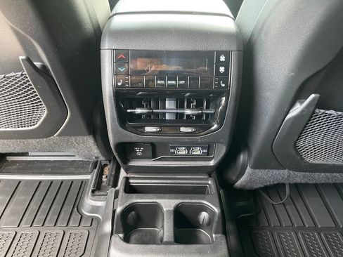 Used 2022 Jeep Grand Cherokee L Limited AWD/4WD image 42
