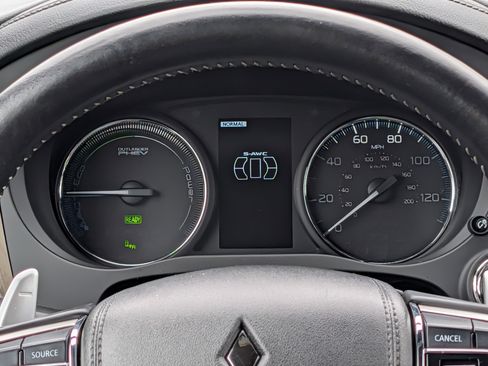 Used 2019 Mitsubishi Outlander SEL AWD/4WD image 13