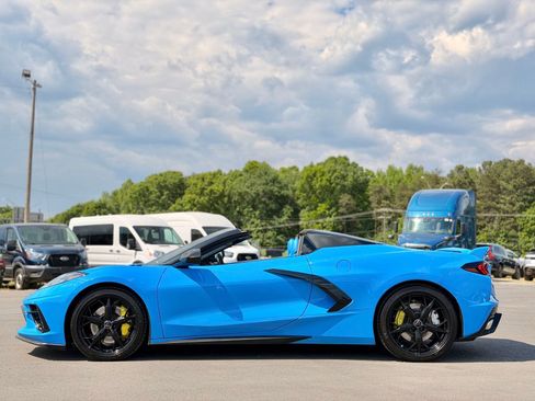 Used 2021 Chevrolet Corvette Stingray Premium Conv w/ Z51 Performance Package RWD image 19