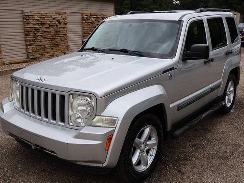 Used 2009 Jeep Liberty Rocky Mountain AWD/4WD image 4