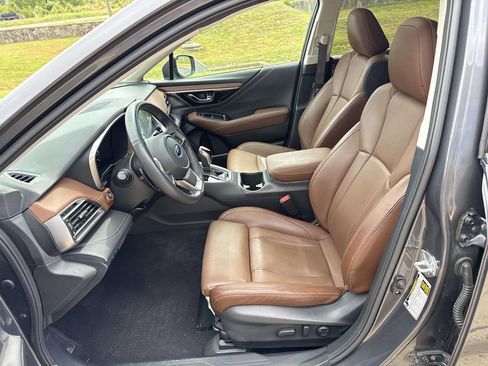Used 2022 Subaru Outback Touring AWD/4WD image 6