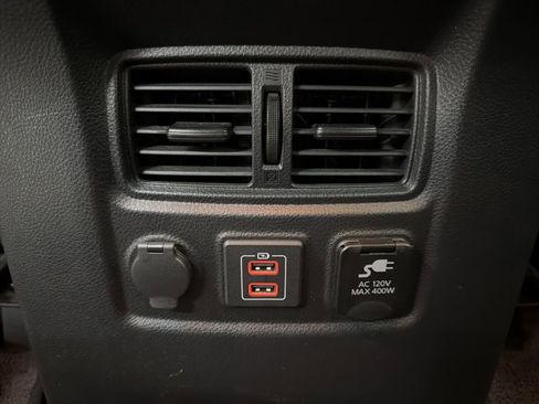 Used 2023 Nissan Titan SV w/ SV Convenience Package image 26