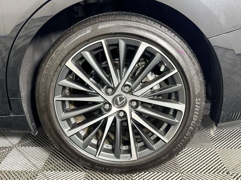 Used 2024 Lexus ES 350 w/ Premium Package image 36