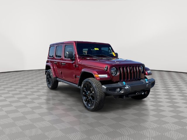 Used 2022 Jeep Wrangler Unlimited Sahara w/ Cold Weather Group AWD/4WD image 2