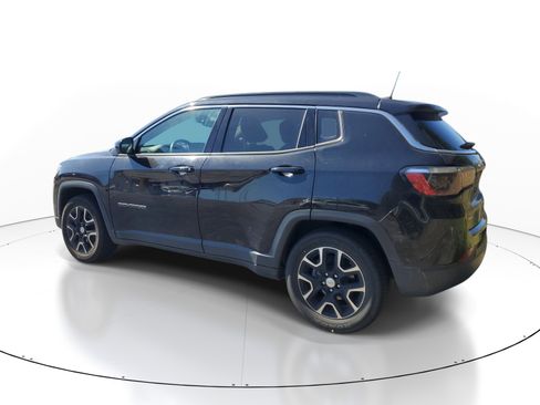 Used 2022 Jeep Compass Latitude FWD image 4