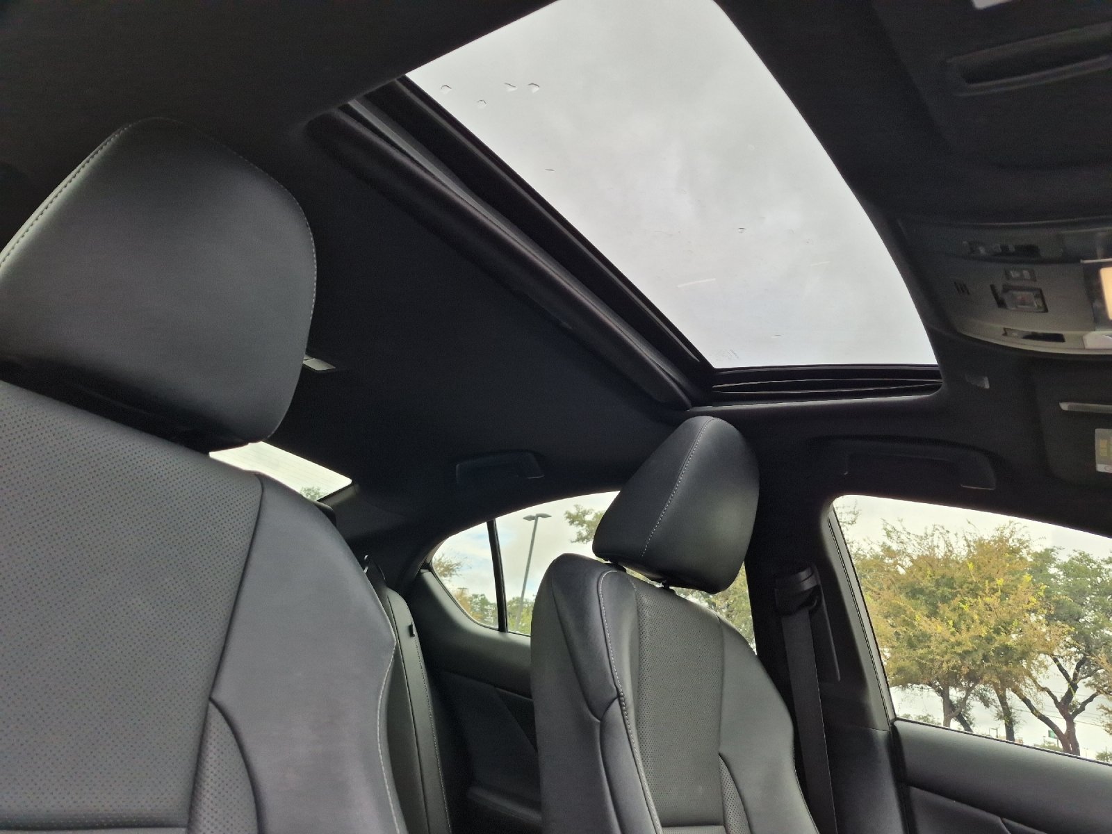 Used 2021 Lexus IS 350 F Sport RWD image 15