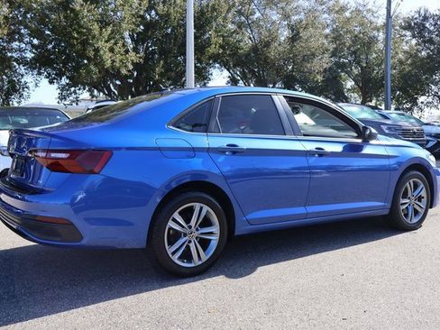 Certified 2023 Volkswagen Jetta SE image 7