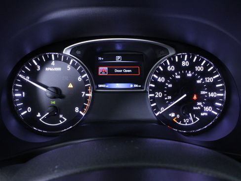 Used 2020 Nissan Pathfinder S image 23