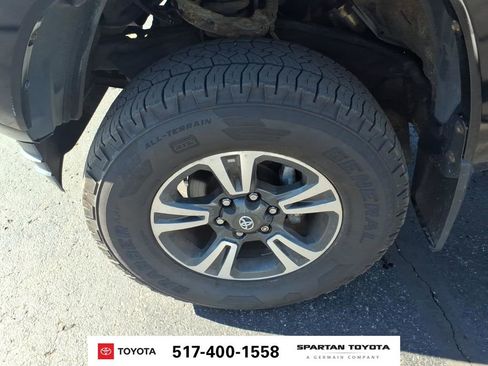 Used 2016 Toyota Tacoma TRD Sport AWD/4WD image 10