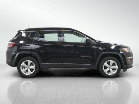 Used 2018 Jeep Compass Latitude w/ Popular Equipment Group AWD/4WD image 6