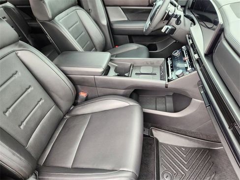 Used 2024 Hyundai Santa Fe Calligraphy image 10