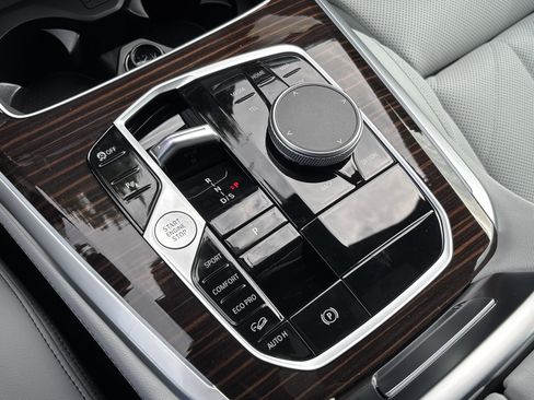 Used 2026 BMW X5 xDrive40i w/ M Sport Package image 29