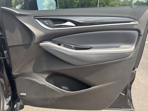 Used 2023 Buick Enclave Premium image 17