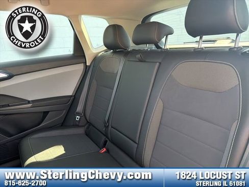 Used 2024 Volkswagen Taos SE FWD image 14