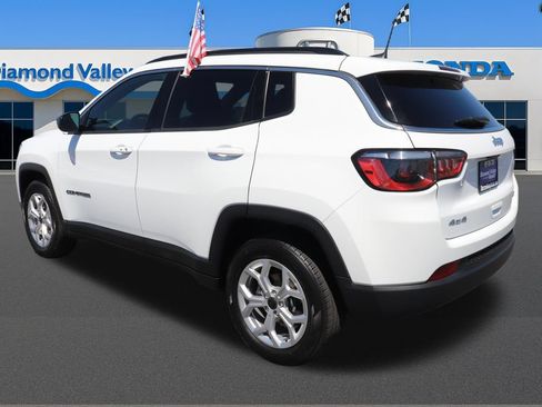 Used 2025 Jeep Compass Latitude AWD/4WD image 5