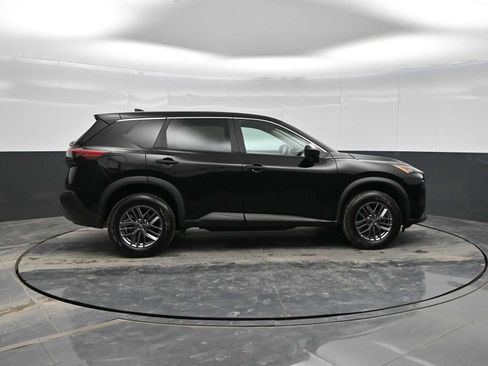 Used 2023 Nissan Rogue S image 9