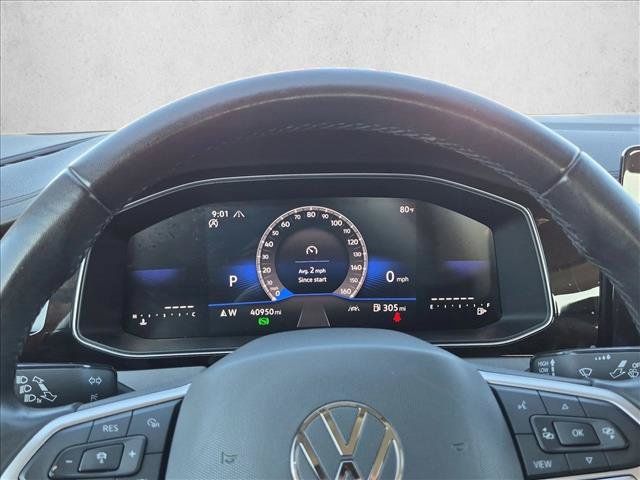 Used 2025 Volkswagen Jetta SE FWD image 6