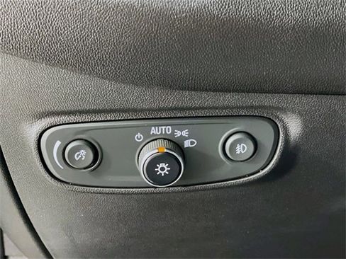 Used 2020 Chevrolet Equinox LT image 13