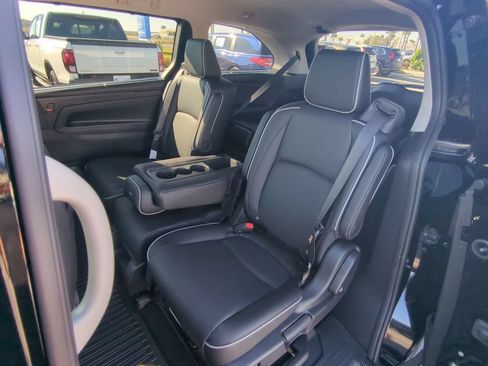 New 2026 Honda Odyssey Touring image 13