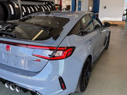 Used 2025 Honda Civic Type R image 4