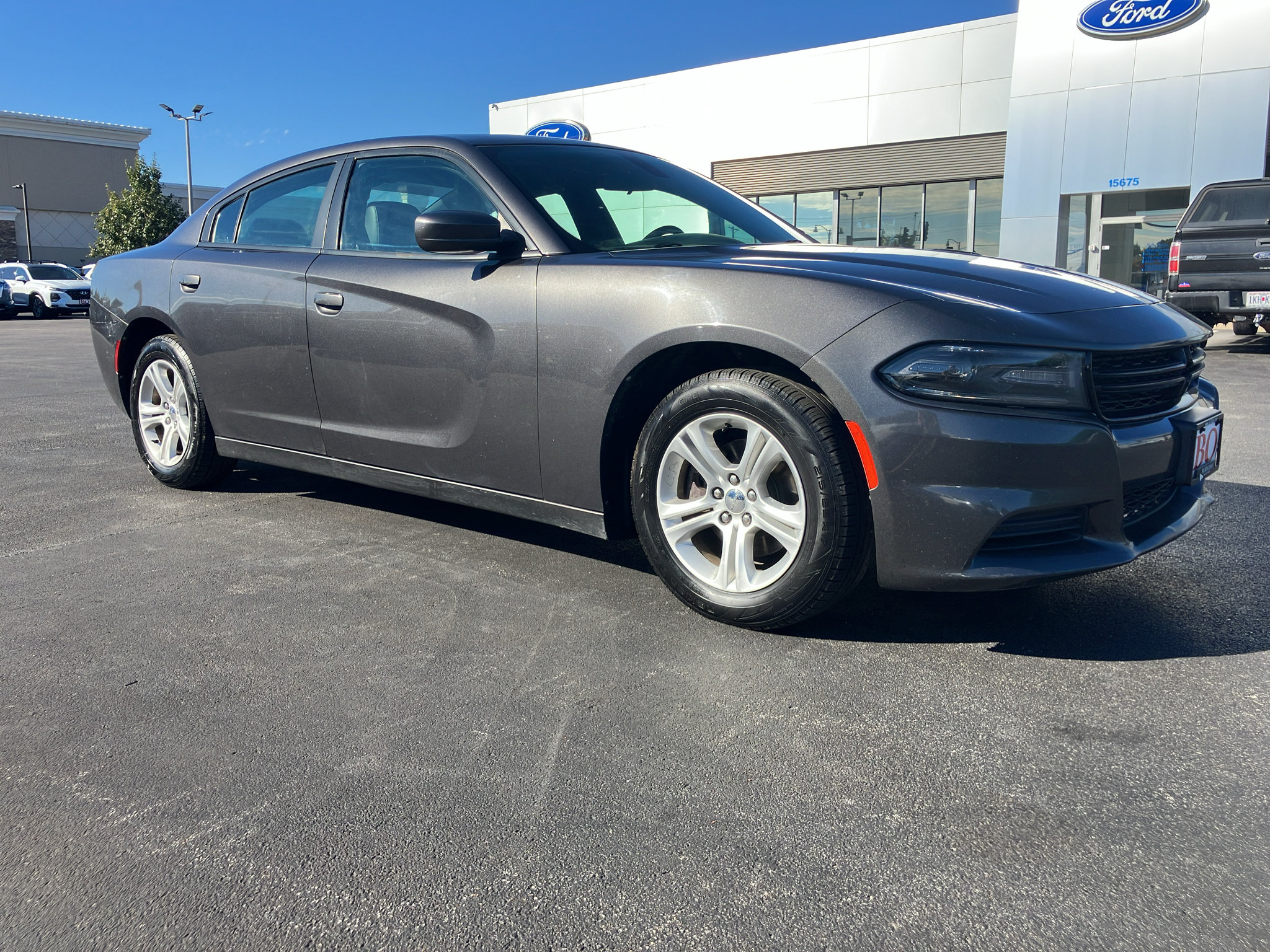 Used 2019 Dodge Charger SXT w/ Leather Interior Group RWD image 8