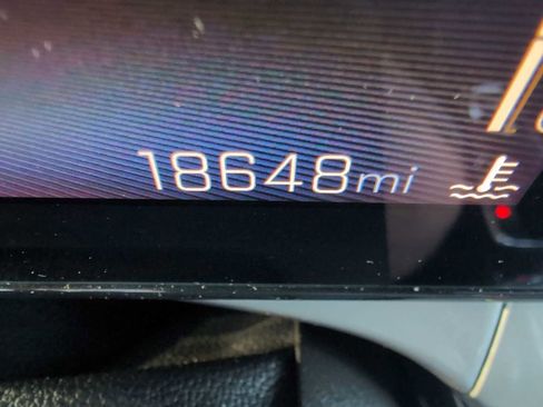 Used 2025 Chevrolet Trax LT w/ LT Convenience Package image 12