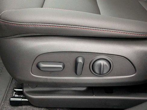 New 2025 Chevrolet Trax RS w/ Sunroof Package image 18