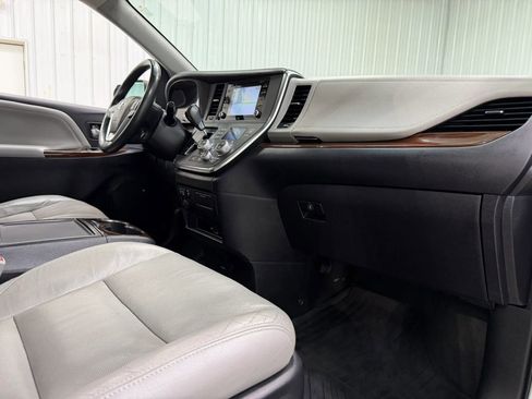 Used 2019 Toyota Sienna Limited Premium AWD/4WD image 14