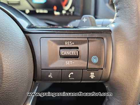 Used 2021 Nissan Rogue Platinum image 14