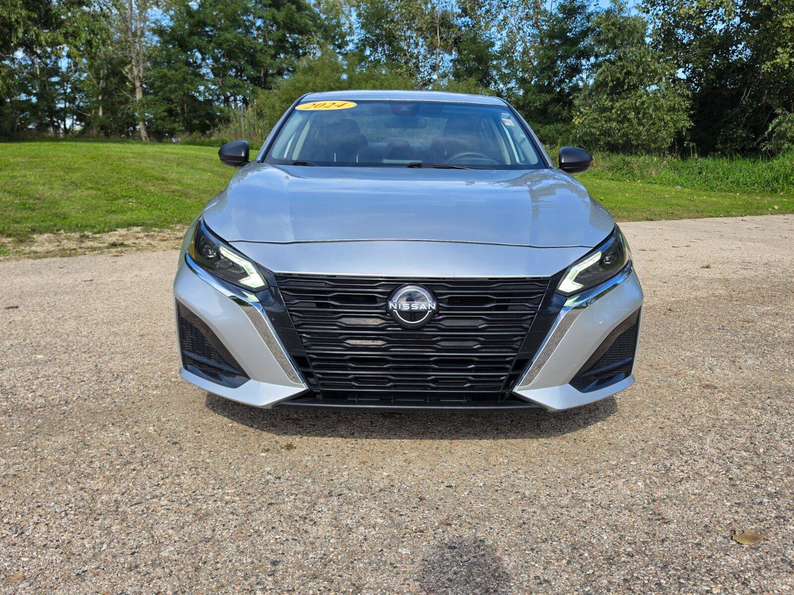 Used 2024 Nissan Altima 2.5 SV FWD image 7