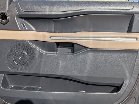 Used 2024 Ford Expedition Max Limited image 32