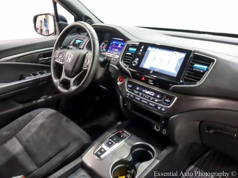 Used 2022 Honda Pilot Sport image 32