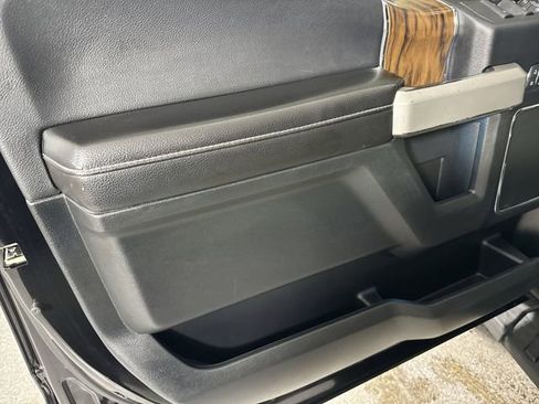 Used 2019 Ford F150 Lariat image 19