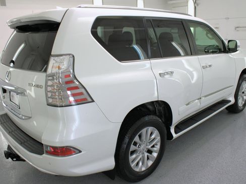 Used 2017 Lexus GX 460 Premium image 10