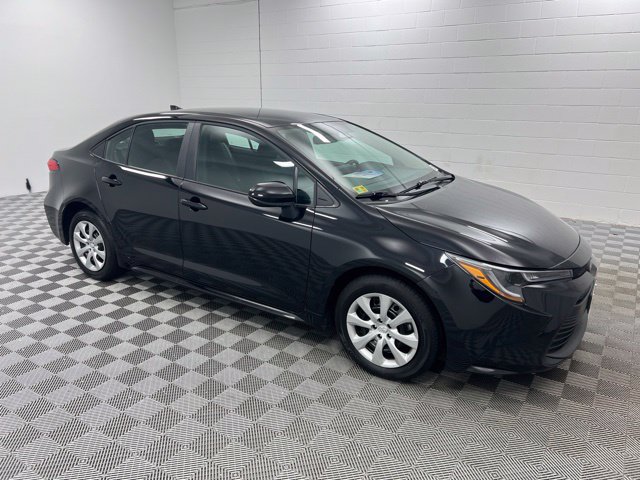Used 2026 Toyota Corolla LE FWD image 4
