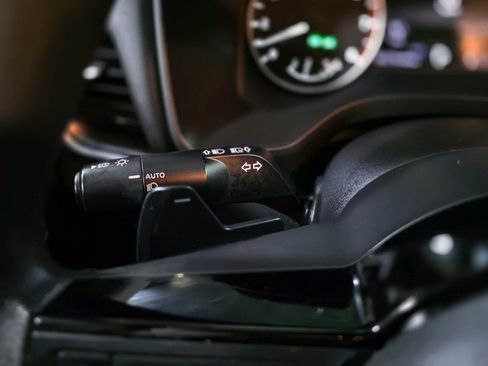 Used 2022 Nissan Rogue SV image 20