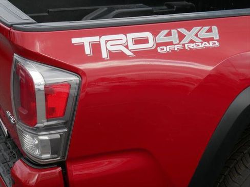 Certified 2021 Toyota Tacoma TRD Off-Road w/ Technology Package AWD/4WD image 10