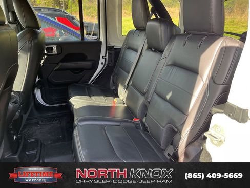 Used 2021 Jeep Wrangler Unlimited Sahara image 9