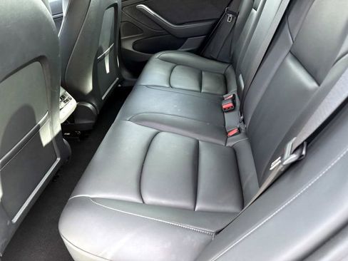 Used 2021 Tesla Model 3 Standard Range Plus image 12