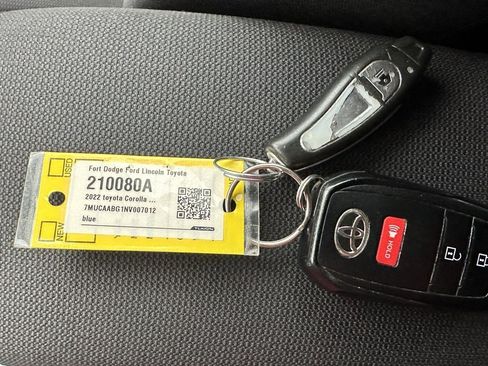 Used 2022 Toyota Corolla Cross LE image 32